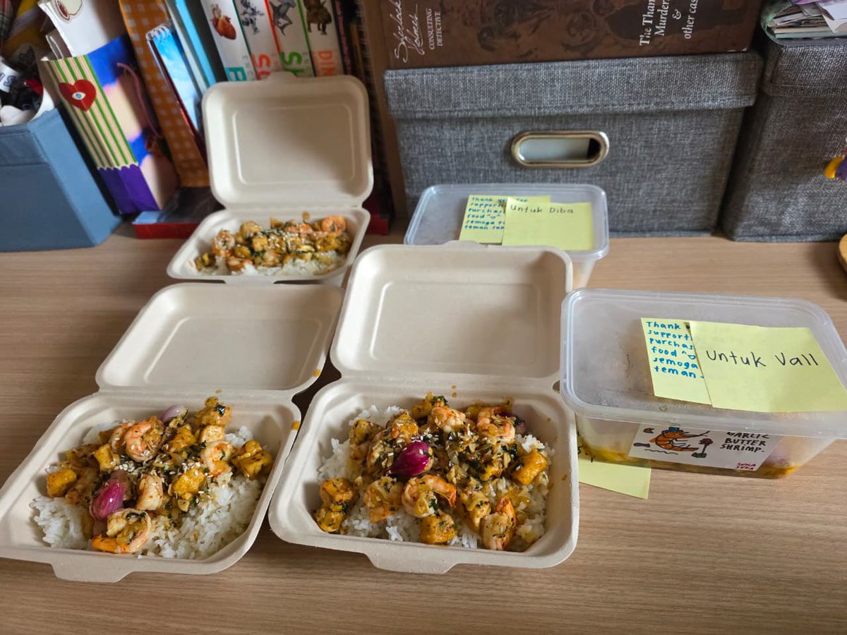 PROPAGAYNDER's tweet photo. bantu rt lg🥺🥺 haaiii! yang daerah jaksel lebak bulus cilandak yuk beli jualan akuuu🥹🥹🥹🥹 enak bgt serius (kata banyak orang) garlic butter shrimp, thai tea dan montblanc🥺🥹🥹 pengiriman bisa pickup sendiri atau by gosend dll yahh. dm akuu atau no wa aku yah di 081336044859 https://t.co/B6Buja2Mvp