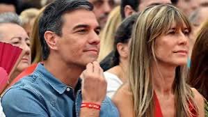 Anacunetas55's tweet photo. Begoña Gómez:
AL BANQUILLO.  

Cárcel, SI o NO? https://t.co/XJDdWGe3I1
