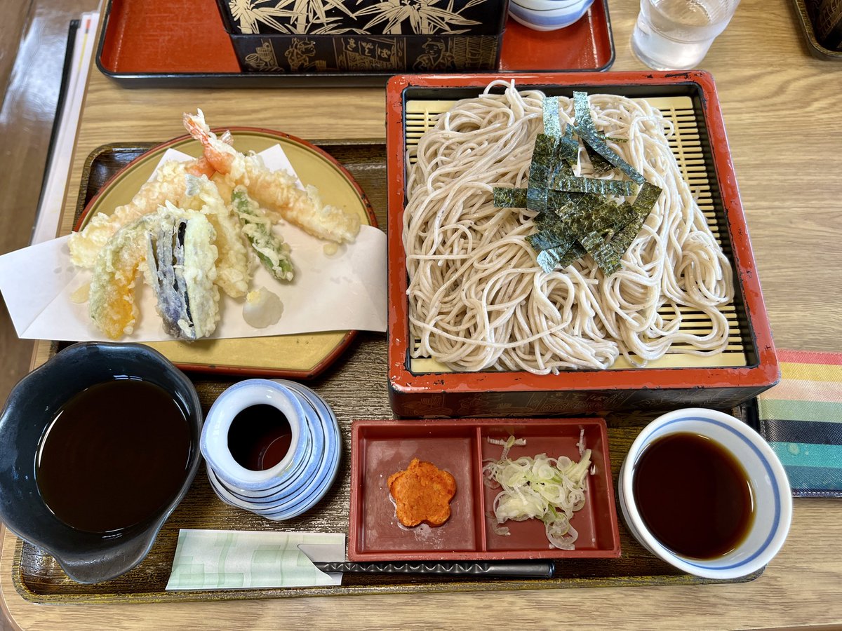 ru_1024's tweet photo. うまいヽ( ´ー｀)ノ🍤三 https://t.co/LIGOf5ncAL