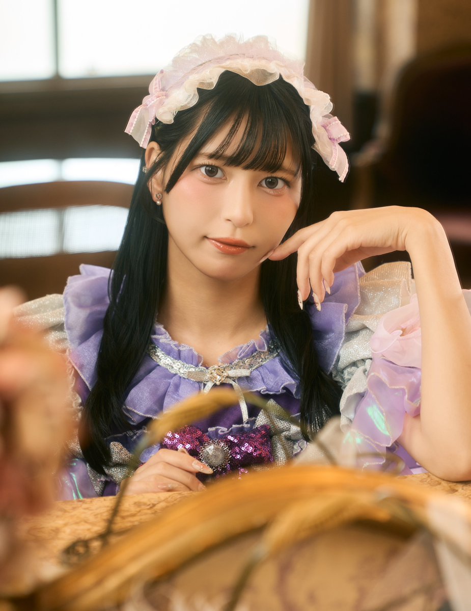 toutoina_collet's tweet photo. 【トウトイナ。New個人ビジュアル公開】
・
──── ･ ｡☆*☽*☆ﾟ.─────

▶︎羽澄あすか（ @asuka_toutoina ）

▷担当カラー:紫💜

▶︎誕生日:7/17

▷血液型:A型

──── ･ ｡☆*☽*☆ﾟ.─────
・
・
Photo▶︎イシハラタイチ
@r2tm4
・
#トウトイナ https://t.co/zINLniijmg