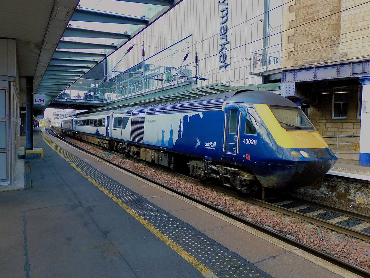kingy69beard's tweet photo. #HighSpeedTuesday @Scotrail #InterCity7 #HST this time we have alighted at Haymarket to avoid a very tight connection in Edinburgh, 43028 & 163 1B78 Aberdeen to Edinburgh(📷9/9/26) https://t.co/Xx1pzuJRX4