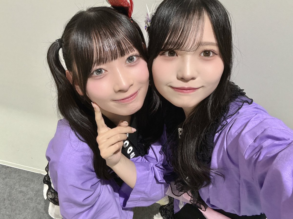 saachan_saaya's tweet photo. なんか引っ張られてるな-て思ったらあんなちゃんでした🤦🏻‍♀️♡かわいい
今年もお話しできて2ショット撮れて嬉しかったな☺️🤍
@anna_toriko_ #木本杏菜 ちゃん #NGT48 さん https://t.co/sL4LZgsZpa