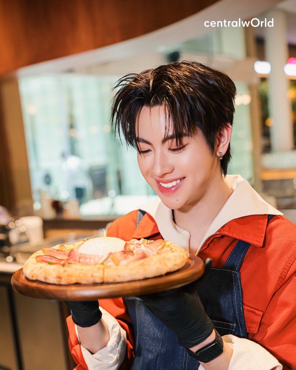 centralwOrld's tweet photo. แจกความสดใสสสส 🥺🤏🏻🍕

FIRSTONE AT CENTRALWORLD
#CTWxGroovexFirstone
#GrooveatCTW
#centralwOrld #FirstOne https://t.co/gC40JUTsSU