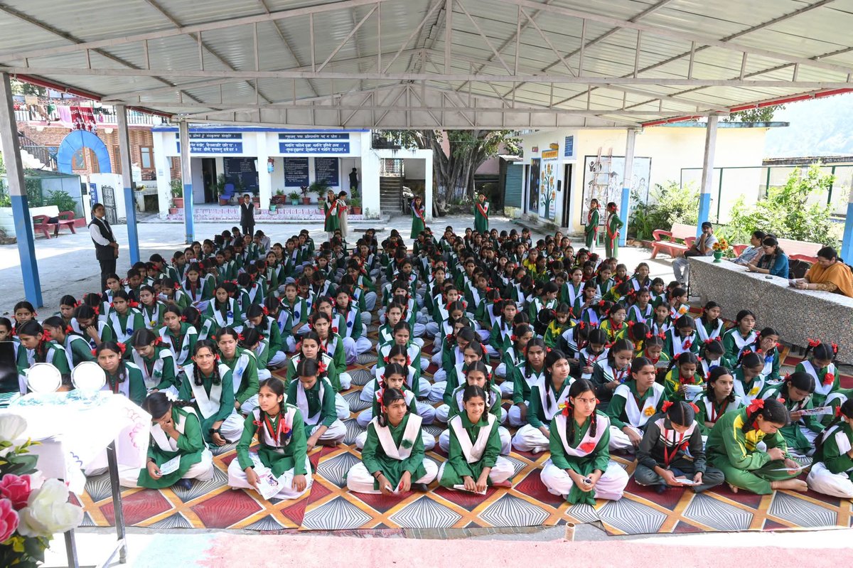 geeta_pushkar's tweet photo. @SEWASANKALP_ORG तथा उन्हें अपने स्वास्थ्य के प्रति जागरूक रहने और स्वास्थ्य संबंधी विषयों पर बिना किसी संकोच के खुलकर संवाद करने के लिए प्रेरित किया।

मासिक धर्म स्वच्छता को लेकर जागरूकता बढ़ाना और आवश्यक सुविधाएं उपलब्ध कराना हमारी सामूहिक जिम्मेदारी है। सेवा संकल्प फाउंडेशन द्वारा संचालित https://t.co/wNNmQjHuuN