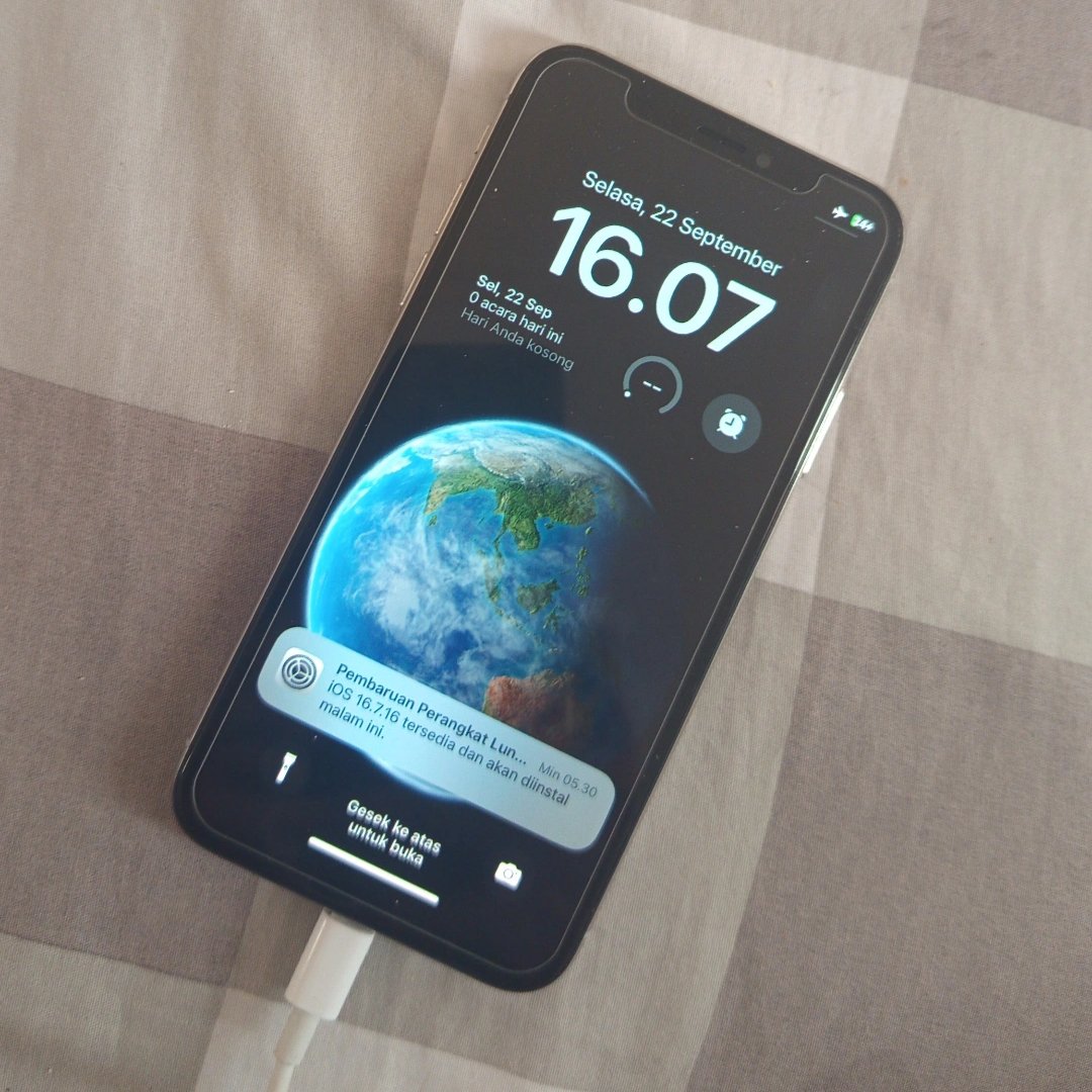 g0odstuff_'s tweet photo. wts wtb ip x 256gb inter bisa simcard, open price 2jt nego tipis lok bogor bisa cod krl area yaaa.. buat minus dm aja 💌

tags #iphonex #iphonemurah #zonauang https://t.co/jl6MImbsQj