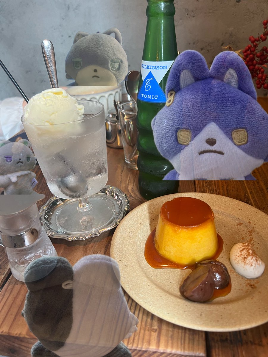 syopeuri's tweet photo. めっちゃいいカフェ行ったんだけど、グッズ並べるの禁止って書いてあったのでこれになった https://t.co/RTLoYAmKnL