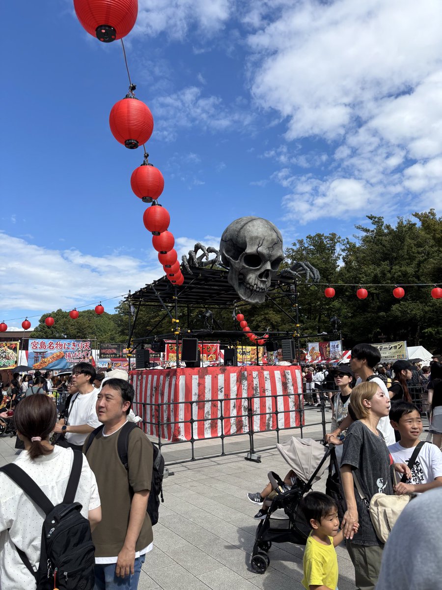 nanairo_seitai's tweet photo. #上野ゾク夏祭り ソロで行ったのですが、予想以上の暑さに入場から間もなくして熱中症で視界が茶色くぐらついて救護室で休憩するハメに。危うくわたしが逝くところでした💀

会場たのしみたかったけどこれ以上迷惑かけるのもなので今回はそそくさ帰りました。また来年は涼しい時間にリベンジします👻 https://t.co/FdzwREVUSn