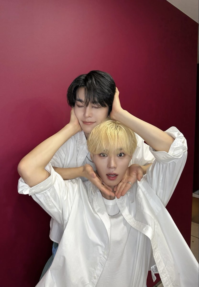 xlonginghours's tweet photo. my love for them is nothing compared to their love for each other 🥹🤍 https://t.co/fLfZjrDVF2