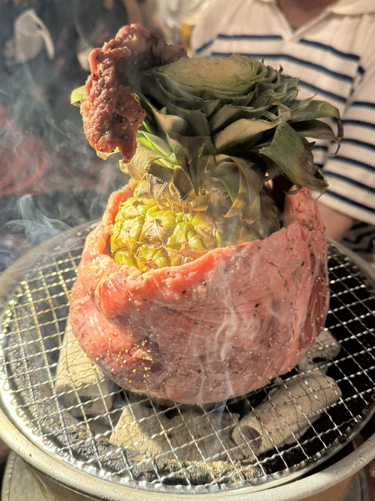 bujinnsan's tweet photo. 登るぞ、肉約の塔 https://t.co/ZOh3SN5mbA