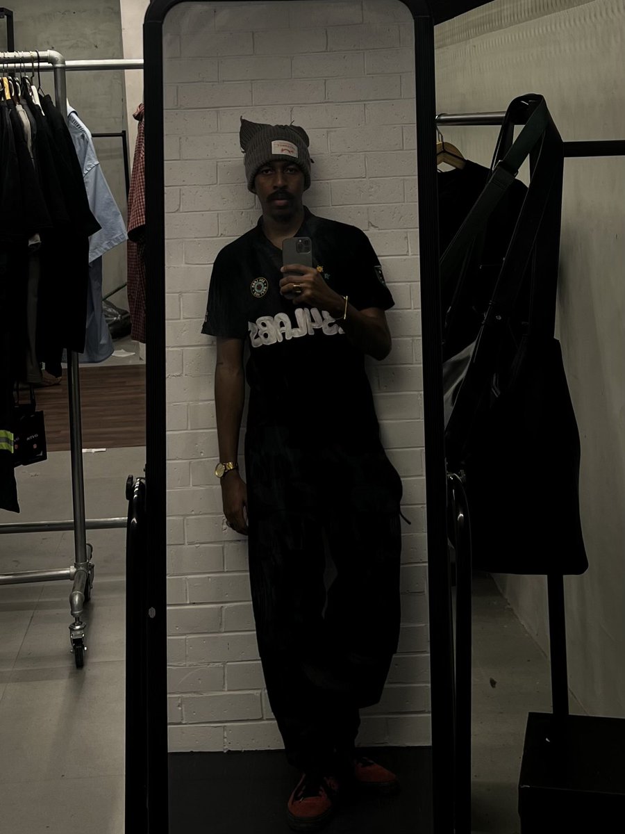 kingabstraktt's tweet photo. keep ur head up things will get better. be ready https://t.co/Ptq6H4y8Vd