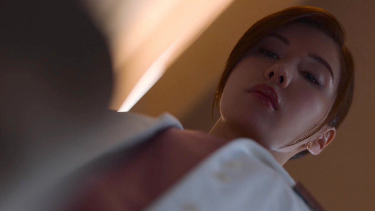 TinTonTheater's tweet photo. ドラマ『#ダウンタイム』第4話。
凜の「神の手の継承者」というイメージが、
一気に崩れた回だった。
凜は過去の医療ミスにより、
全身麻酔を伴った手術ができなくなったのか。
新の期待に応えるために頑張ってきたのに、
いずれ新にもイップスってことがバレるのかな。

文とヲ蔵ちゃん。文と疋田。
この組み合わせのシーンが好きだな～☺️