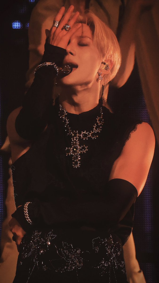 my__cheese's tweet photo. 아 팔토시(..) 낀거 개좋아서 미치겟음
팔근육 더 예뻐보이고 팔도 더 길어보이고 소매도 손등 위로 올라오는거 너무 좋고 그 위에 팔찌 한 것도 좋음;; https://t.co/9NJOnJc7VQ