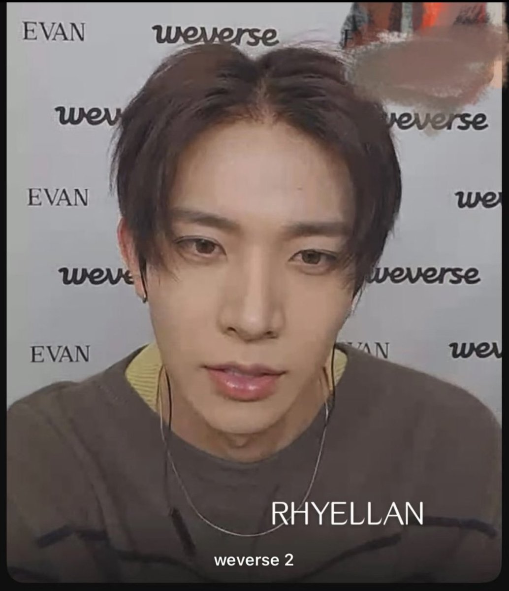 zZzZzZz7_7zZz's tweet photo. heeseung's fancall today but there was a time.. https://t.co/m9juWNFYR6