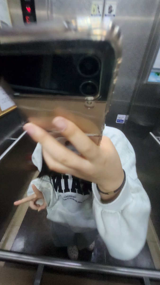 k1tty_00's tweet photo. 벌써부터 똘똘 싸매는중. . . https://t.co/Cs7xdGfTzT