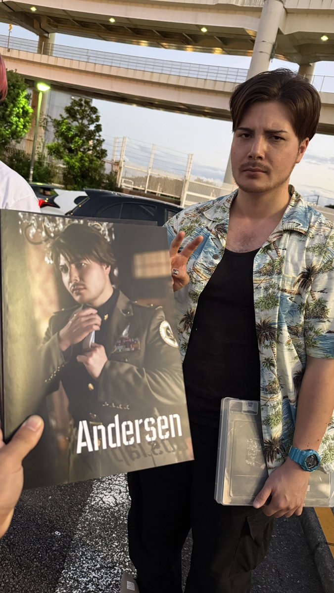 viperVIP20's tweet photo. ケバブさん！ケバブさぁぁぁん！ってイケメンの兄ちゃんが叫んでらっしゃったんで振り向いたらめっちゃ有名人でしたwww
初めましてとは思えないくらいのノリとテンションで更に好きになりましたw
そしてめっちゃイケメン❤️
道中気をつけて！またお会いしやしょう！ https://t.co/9GVvqwqdpa