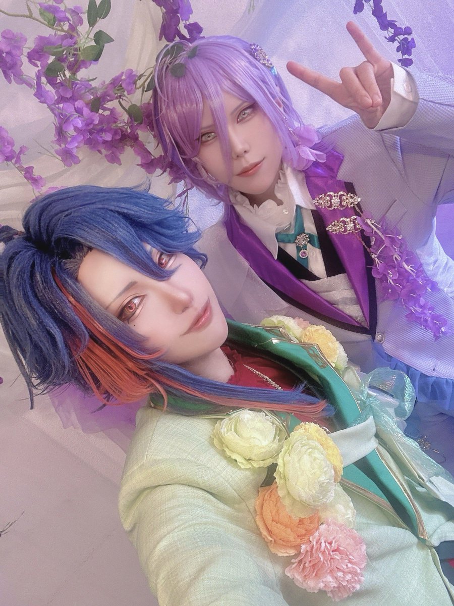 oinari_kitune_'s tweet photo. 🫖🌿とツーショット❁⃘*.ﾟ
相変わらず顔が良いけど問題児すぎるnsくんいつも遊んでくれてありがとう〜!!
うるさi..賑やかな我々と遊んでくれる🍔くん募集してます(??) https://t.co/dmmpkFnDoi