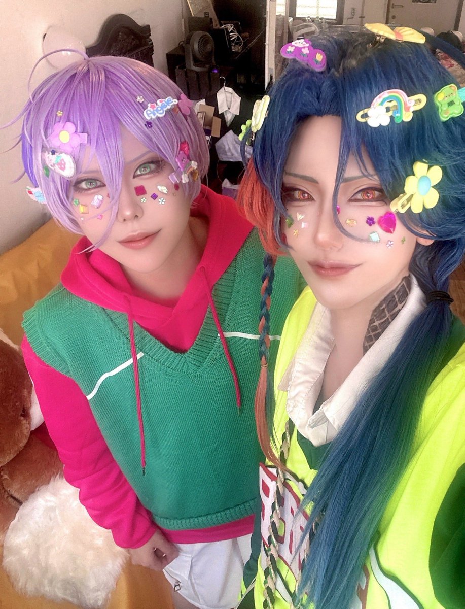 oinari_kitune_'s tweet photo. 🫖🌿とツーショット❁⃘*.ﾟ
相変わらず顔が良いけど問題児すぎるnsくんいつも遊んでくれてありがとう〜!!
うるさi..賑やかな我々と遊んでくれる🍔くん募集してます(??) https://t.co/dmmpkFnDoi