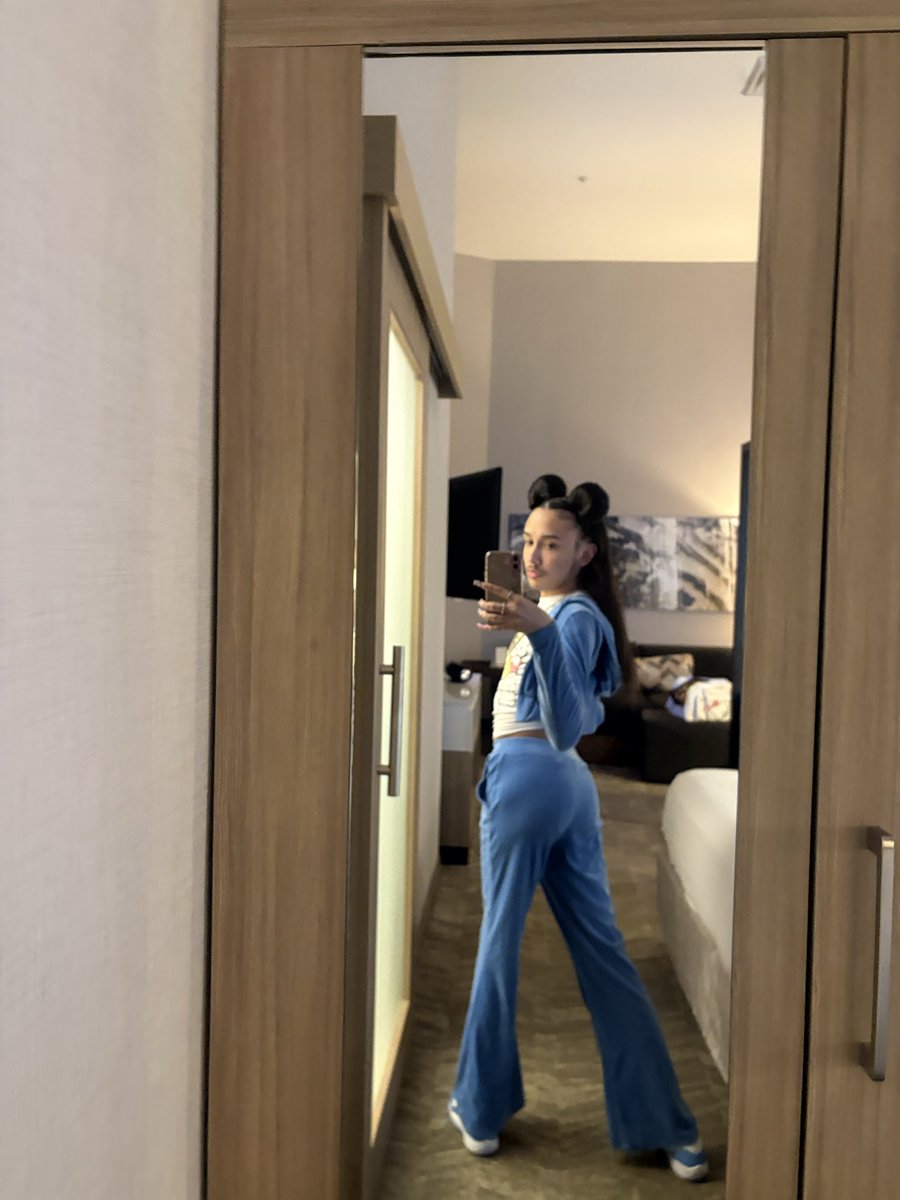 jayjaysosleeze's tweet photo. 💋💋💋💋💋🤭 . #mlm #cute #nfs #femboy #lgbtq #viral #prettyboy https://t.co/tH4S5JGbPD
