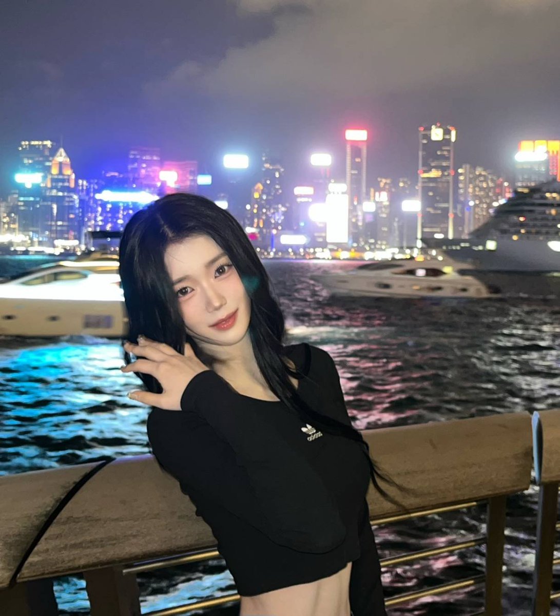 Gong_8Night's tweet photo. 나 약간 공유빈 이런 갬성도 좋아함 https://t.co/vXMozXk0sn