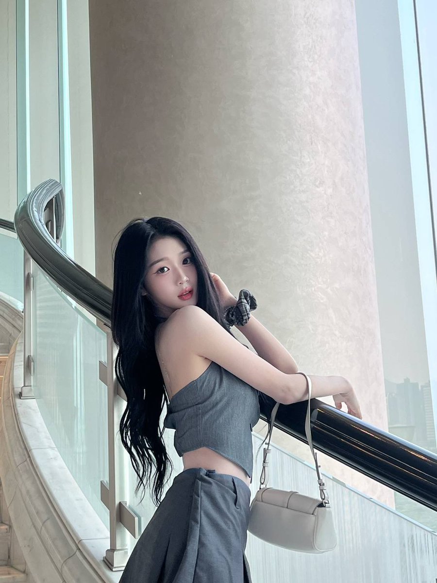 Gong_8Night's tweet photo. 나 약간 공유빈 이런 갬성도 좋아함 https://t.co/vXMozXk0sn