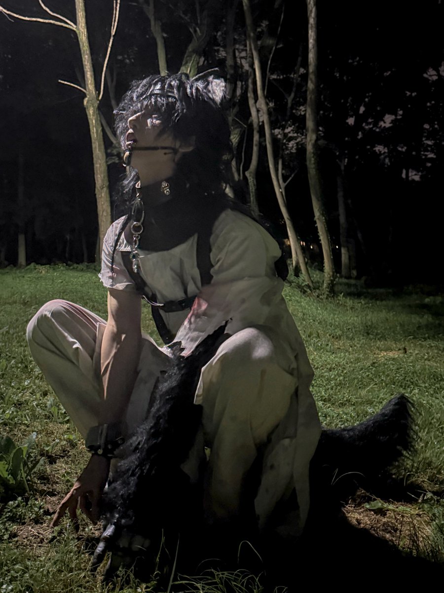 ta_ku_m_a_'s tweet photo. 心の獣🌙🐺
#第5人格 #IdentiyV #光と夢を追って https://t.co/DeJQbpTMHo