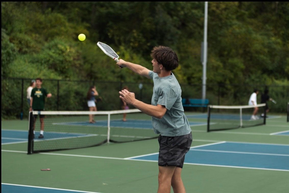 EHS_Hornets's tweet photo. The class of 2028 had an absolutely incredible turnout for our Pickleball fundraiser at LMT on Saturday. Students are working hard to raise funds to keep class milestones affordable and accessible to ALL students.   We couldn't be more proud of these kids! https://t.co/PiLr6br659