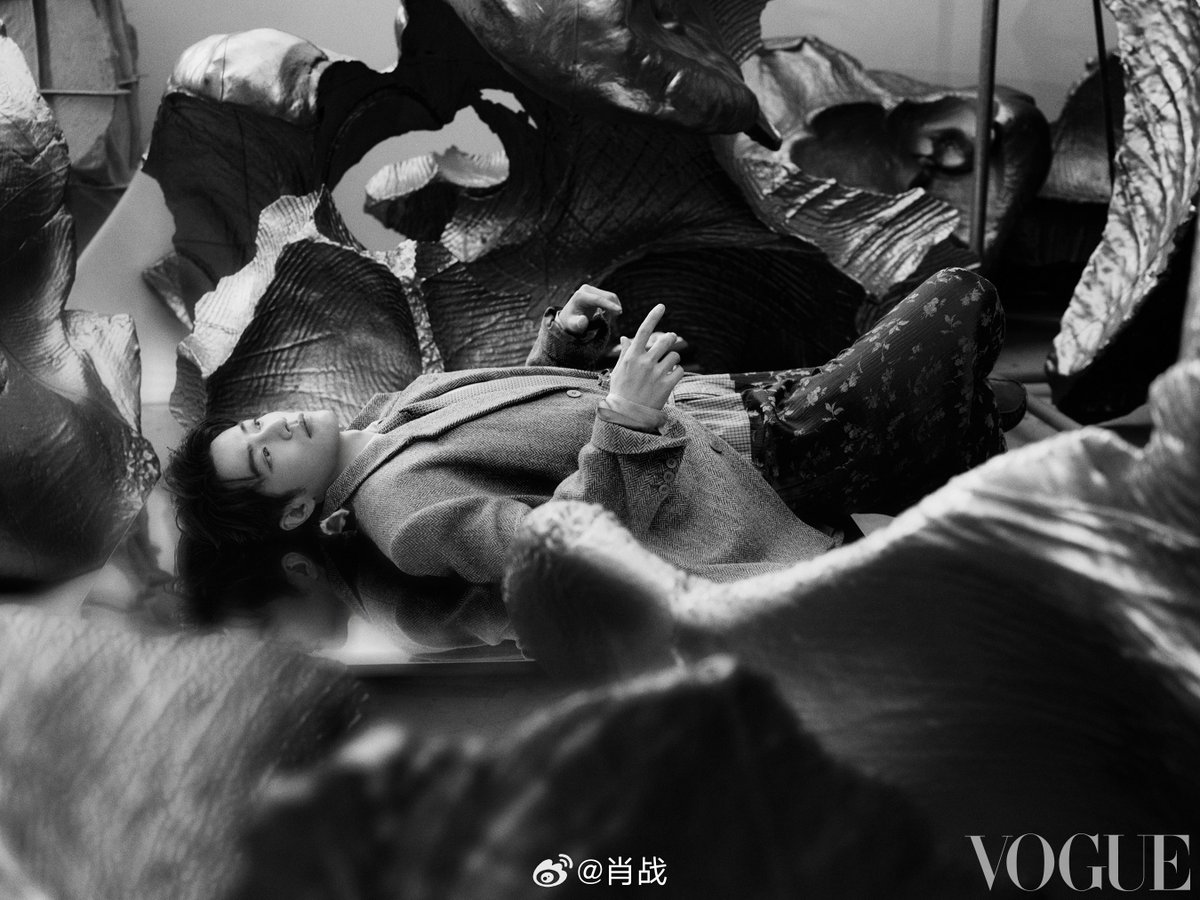 XiaoZhan_OFC's tweet photo. 【260922 Photo】

#XiaoZhan1005NewsPort
#XiaoZhan #肖战

Xiao Zhan Weibo updated:

Between light and shadow, meet within VOGUE. https://t.co/DTOms3J1Go