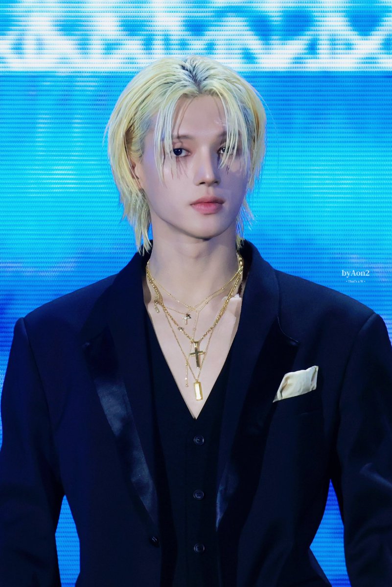 byAon2's tweet photo. 260919 TMA
금발 좋다,,💙

#우영 #WOOYOUNG #ウヨン
#에이티즈 #ATEEZ #エイティーズ https://t.co/U2hq5cQGYv