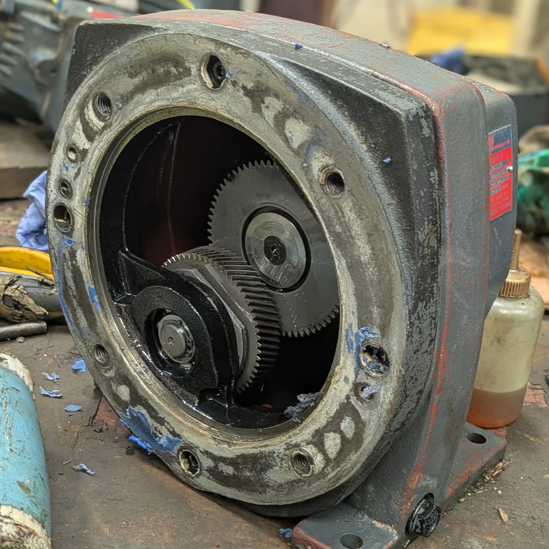 GibbonsGroup's tweet photo. What's on in Rewinds?
There's plenty going on this morning with motors, gearboxes and pumps in the workshop.
#rewinds #engineering #workshop #motor #pumps #GearboxRepair https://t.co/jy2N0ttTzp