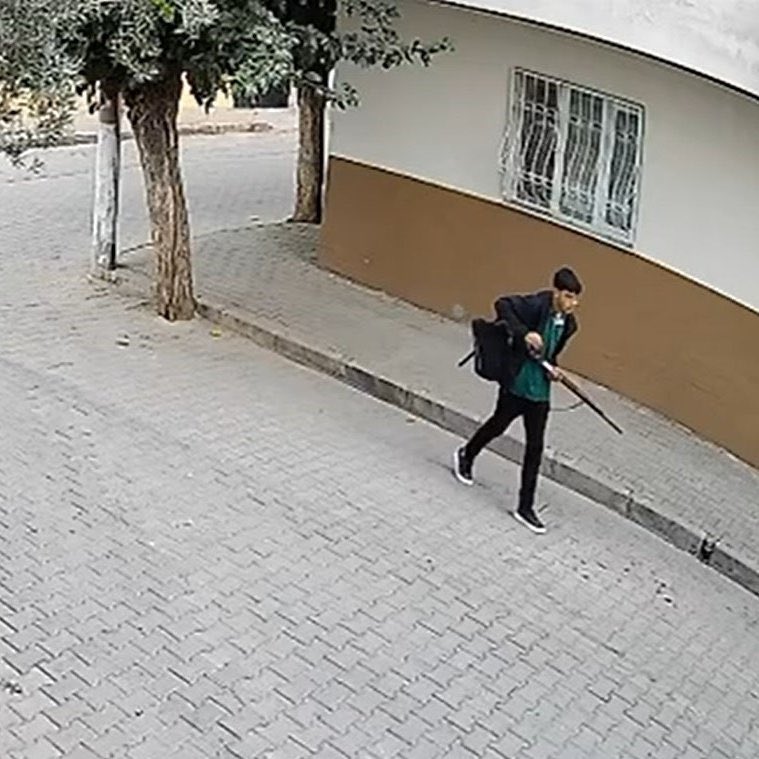 postmodeernz's tweet photo. SON DAKİKA | Manisa Turgutlu'da yaşanan okul saldırısına ilişkin yayın yasağı getirildi. https://t.co/iPfRTFzeve