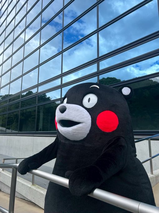 HaruyukiToda's tweet photo. たりない

ふまんとか
ふそくとか

たりないこと
なげくよね

じゃあ

それが
なくなったら
なげかないのかい

きっと

ちがうこと
なげくと
おもうの

たりなくて
なげく

そうじゃ
なくても
なげく

きっと
そうな��

そのことに
きづいたら

なげいてなんか
いられないんです

明日も愉しい一日を🌈 https://t.co/8jV8r1VEyf