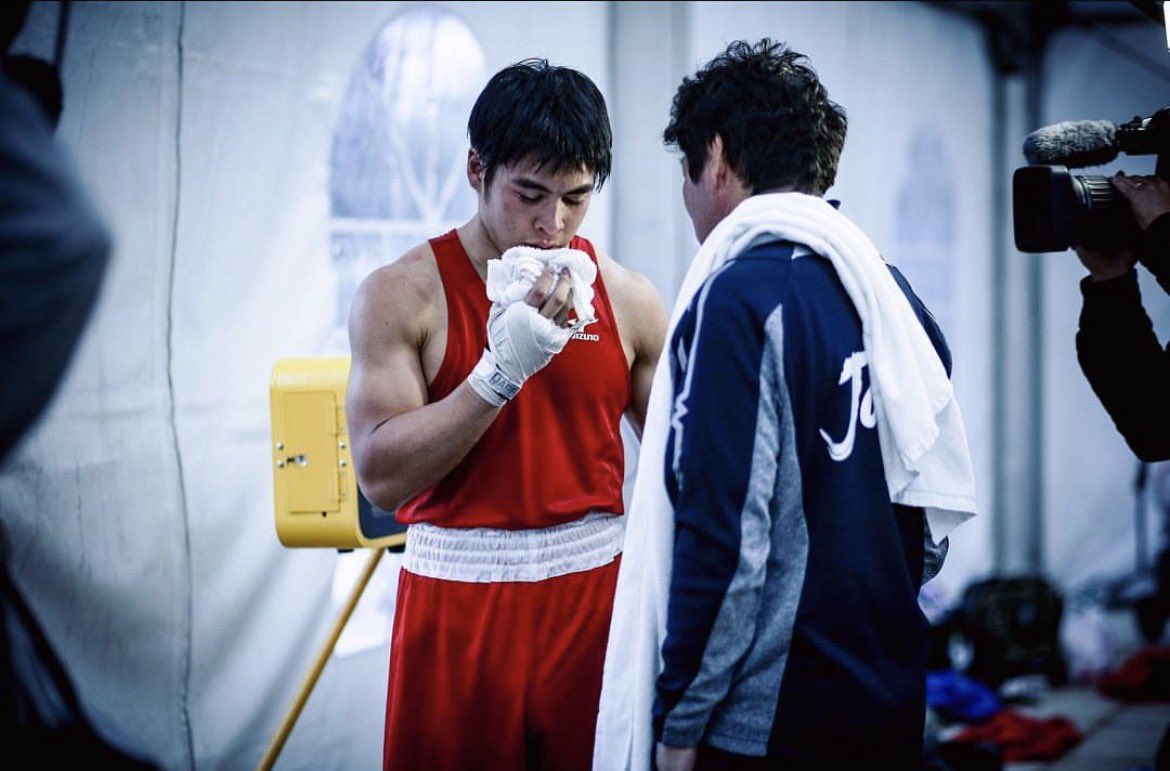 yomeyoshiko224's tweet photo. 今日誕生日の息子英五郎。ボクシングを引退した
英五郎が試合に負けた時
赤井「英五郎のええとこでーへんかった」
試合に勝った時
赤井「英五郎のええとこ出た」
一度も辞めた方がいいと言わなかった。
引退の報告にきた英五郎に
赤井「ワシみたいに、事故してやめるんやなくてよかった、お疲れさん」 https://t.co/wjXlRpht73