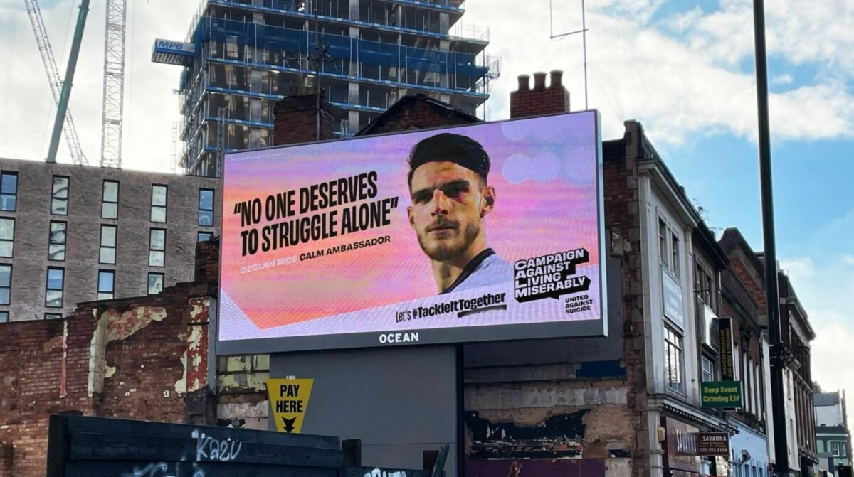 UPYOURARSENAL04's tweet photo. Everywhere i look, i see Saka or Declan Rice painted all over the streets of London

Arsenal have the 2 most beloved footballers in the country❤ https://t.co/0Vxov3blJG
