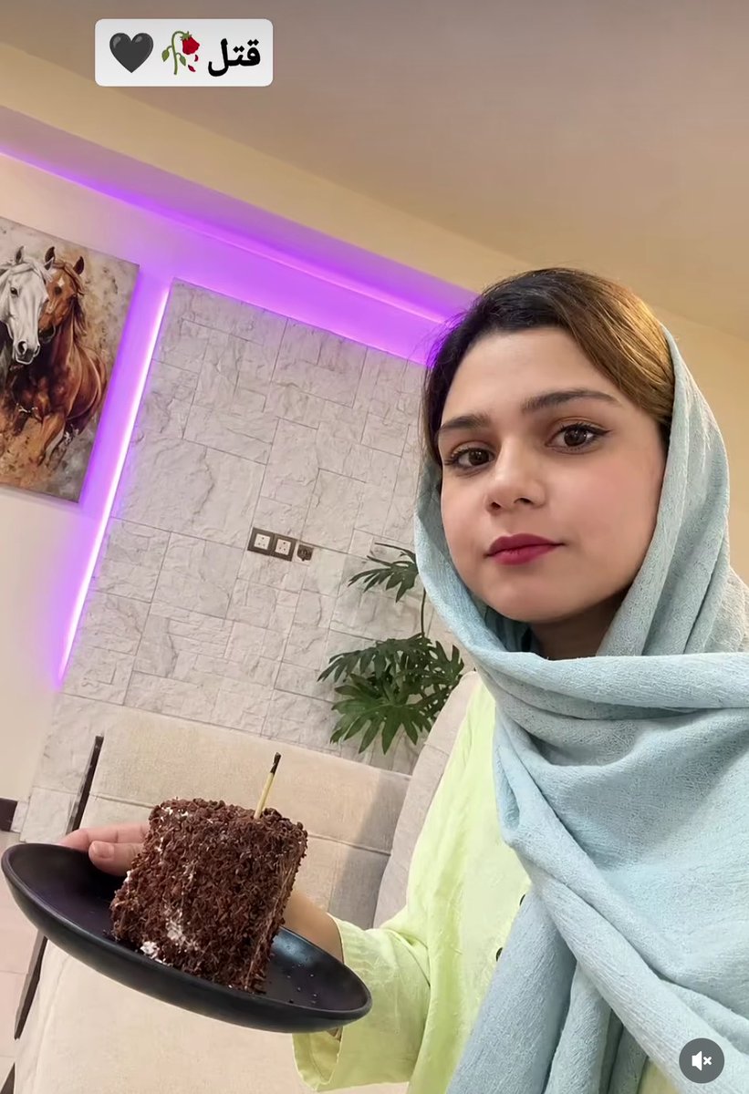 Mahdis_Avishan's tweet photo. فاطمه سادات طباطبایی در تاریخ ۱۴۰۵/۶/۱۶ در شهرستان بم بعد از سه سال پرستاری از شوهرش که در تصادف دچار ضایعه نخاعی شده بود، با همکاری شوهر و پدرشوهرش با شلیک گلوله به قتل رسید. https://t.co/vhgs7kv70s