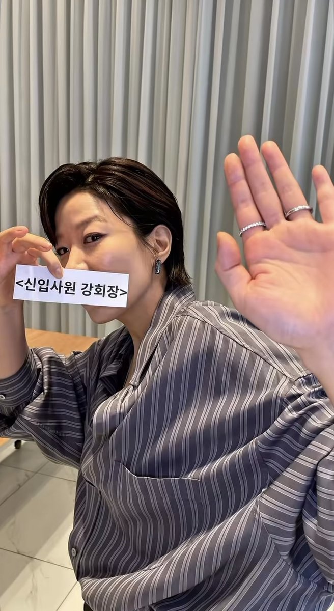 gPwls810's tweet photo. 이거 지금 처음 봄 .. https://t.co/HtVrlpwJR5