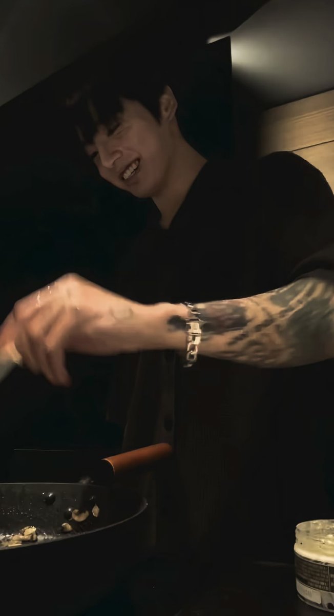 jungkookversex's tweet photo. ur cook enthusiast boyfriend jungkook https://t.co/ili76ES65d