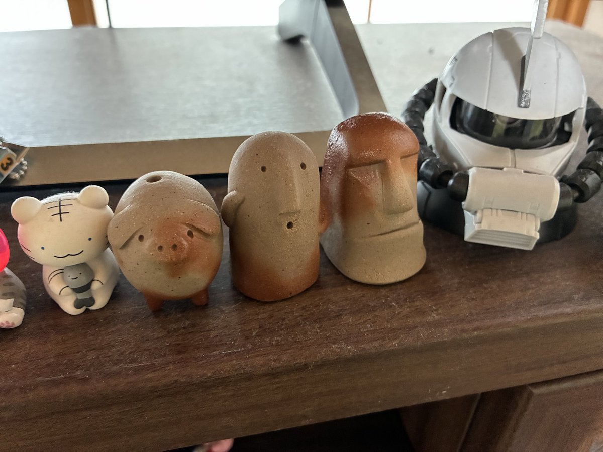 sai562929's tweet photo. 美観地区で買った
豚とハニワとモアイ
良い顔してる https://t.co/QuBNzmOzWc