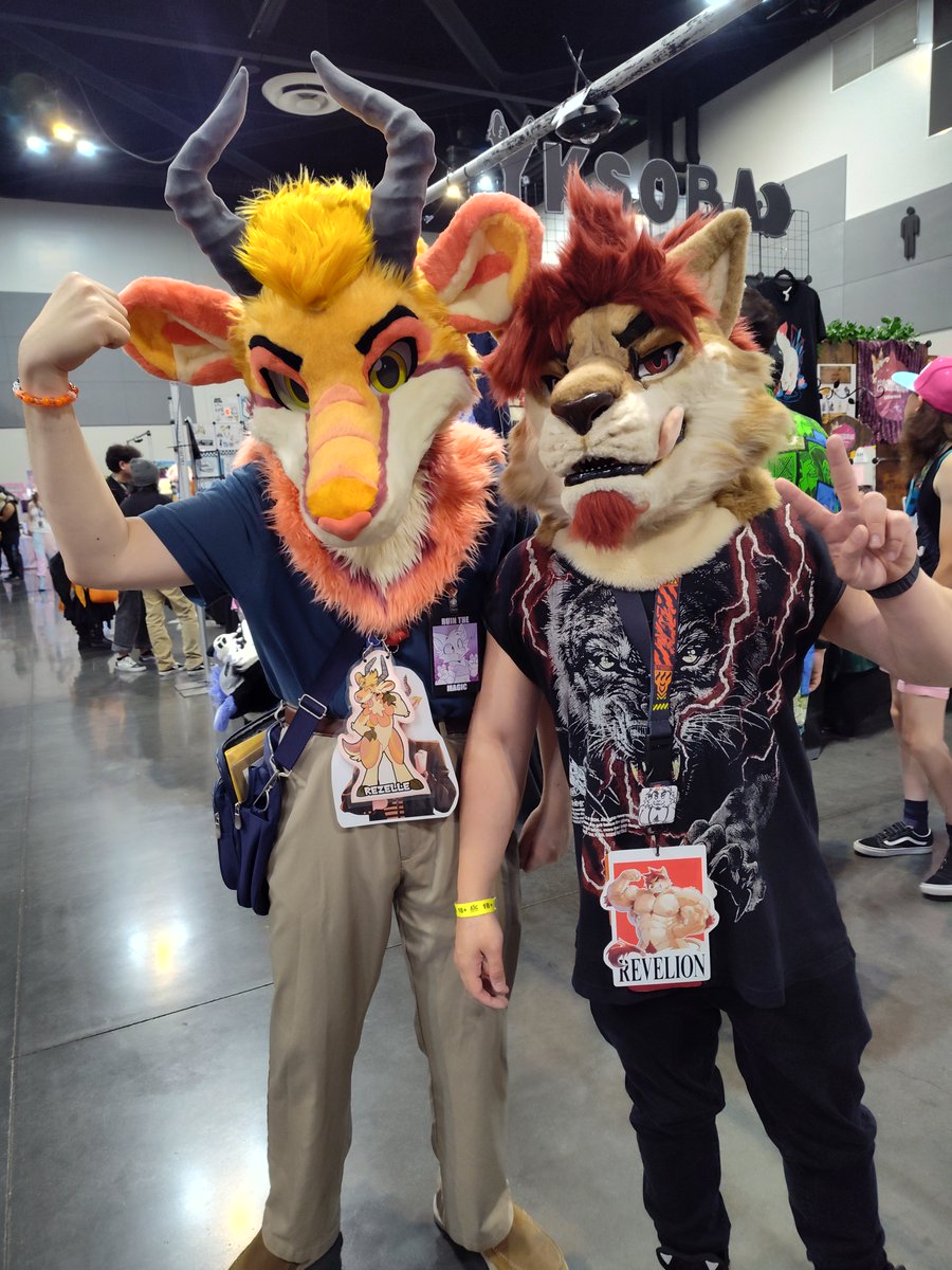 Rezelle0726's tweet photo. @AnthroSocal @VOSSCHEESE 
@revelionart 
@FluxPaw 
@lavisaber

#asc2026 #furry #furrycommunity #fursuiting https://t.co/NWQsBgmWgU