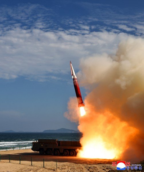 inbarspace's tweet photo. North Korean Hypersonic Glide Vehicle (HA 11 Ma) test. This is very significant weapon, bringing Hypersonics to the operational/tactical arena and pose a challenge to the air and missile defense systems. https://t.co/mKONFSV1sD