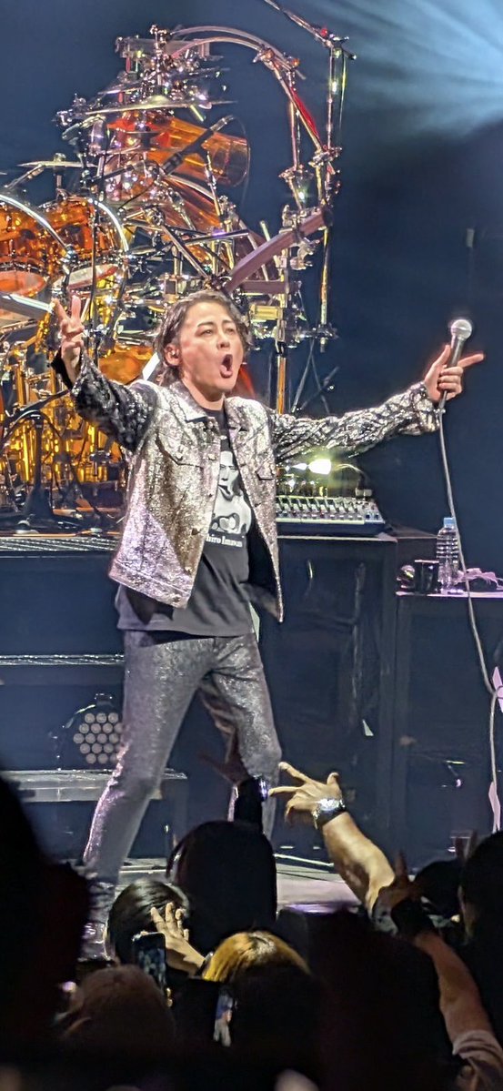 mlp_qs7's tweet photo. LUVのセトリは大好物ですがLUNAPICがとても難しいのです。
#LUNAPIC
#RYUICHI
#LUNASEA https://t.co/mbfIRLe4yZ