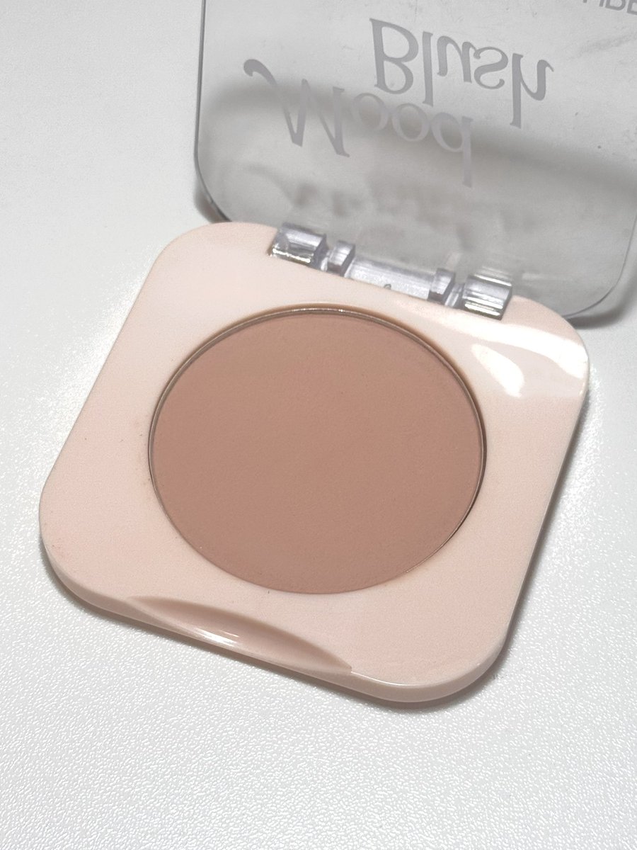 your_mel0dy__'s tweet photo. 그리고 작년 이맘때 블루코어 첫도전했었는데 생각보다 발색 진해서 너무 맘에 들었던 제품..... 이것도 리스키 립 오면 같이 메컵 해봐야지ㅎㅎㅎㅎㅎ

발색샷 너무 성의 없이 찍었는데 죄송해요ㅠㅋㅋ https://t.co/upaH5X3tUT