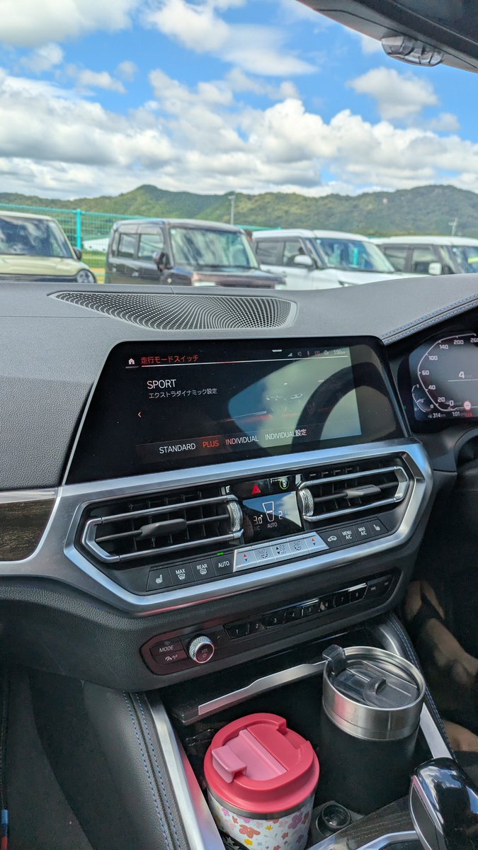 DrSwingBeat's tweet photo. BMW M440i xDrive グラン クーペ
お世話になってる先輩が職場に乗ってきた
作りも良すぎてエグいわー
価格もエグい https://t.co/WPQN2y2vf3