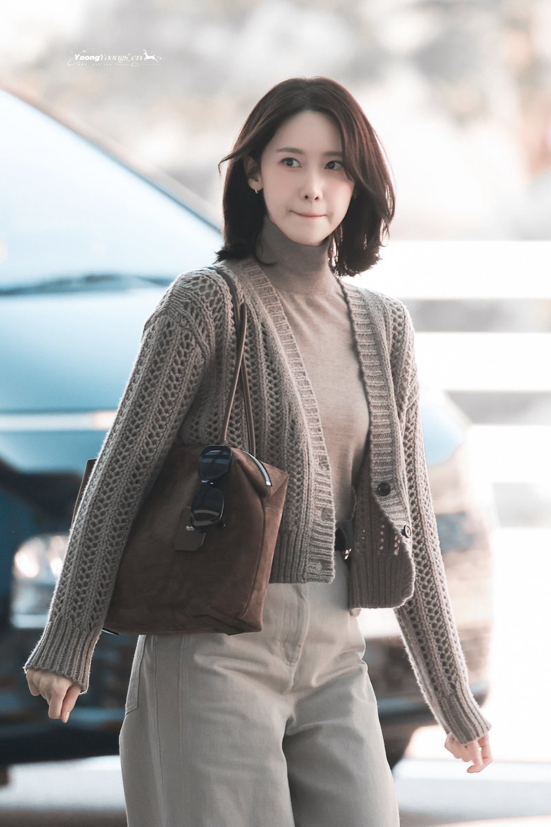 deermyoona's tweet photo. 어른여자가을여자첫사랑여자 https://t.co/CebNsse2FG