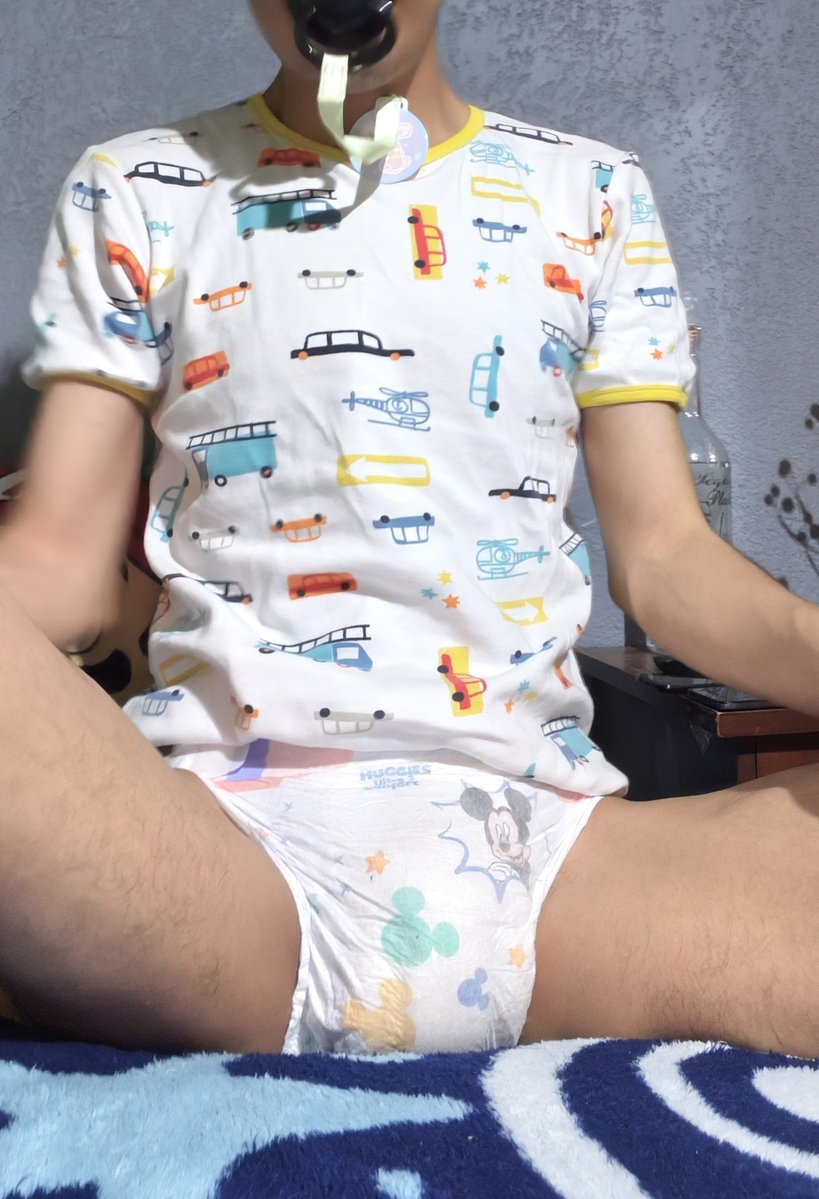 ZabdielDL's tweet photo. Pañal y onesie perfectos para dormir con este calor ☺️ https://t.co/BGpAkVhEhJ