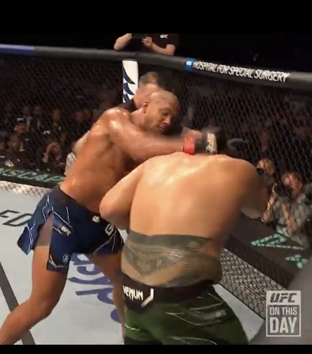 FalaWill's tweet photo. @MMAHEADQUARTERS Coward punch again https://t.co/Q8q41XVDTK