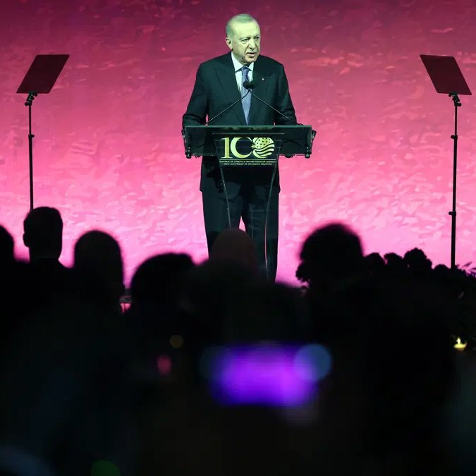bpthaber's tweet photo. Cumhurbaşkanı Erdoğan: "Türkiye'ye yatırım yapan kazanır." https://t.co/3QFEMOGnJS