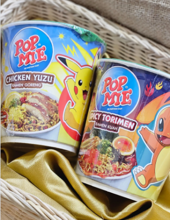 athya_ps's tweet photo. Pop Mie kolaborasi bareng Pokémon! ⚡ Varian ramen Spicy Torimen sama Chicken Yuzu-nya wajib dicoba, plus dapet hadiah collectible Pokémon di tiap kemasan. Fans Pokémon gak boleh sampai kelewatan sih. https://t.co/zgndCQEcs4