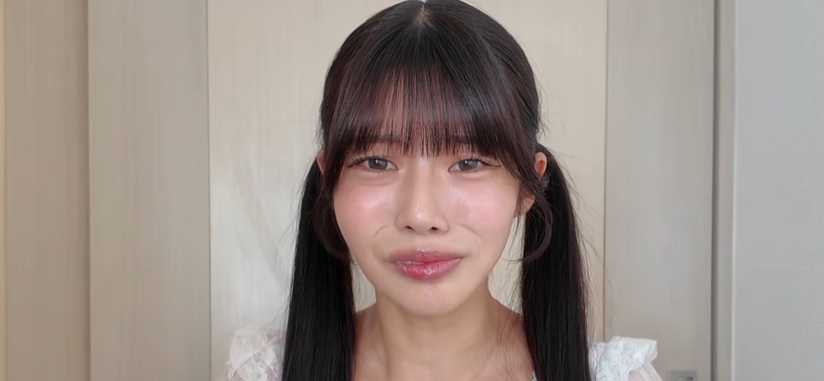 rin3ten's tweet photo. 【悲報】実は結婚しながらキャバクラ嬢をしていた事をカミングアウトしたきゃにょんさん、下顔面が気になって仕方ない

プリンセスキャラって相当ビジュアルが求められると思うんだけど、ギリギリそのハードルを下回るくらいの口ゴボなんよなぁ。

歯列弓が広くて歯が多く見える出っ歯、法令線、鼻と歯が曲がっている点が気になり過ぎて全然話が入ってこない。