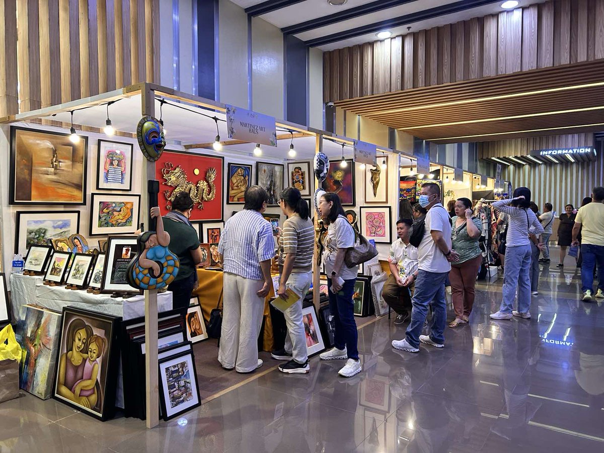 bworldph's tweet photo. Admission is free today, opening day! Catch the fair until September 27, Sunday. Regular admission is ₱50.
#BÚTLAK #40thNegrosTradeFair #SMForMSMEs #SMXAura #SupportLocal
@smsupermalls https://t.co/DTtqaqJhJE