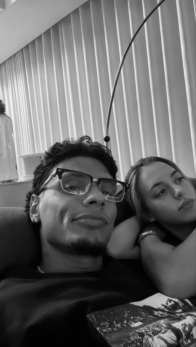 yipskold's tweet photo. En la compañía más perfecta, bebella! 🖤 https://t.co/S8DP1qmZvV